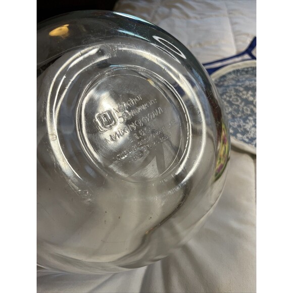 Anchor Mixing Bowl 2.5 Qt Clear Glass - Picture 3 of 5